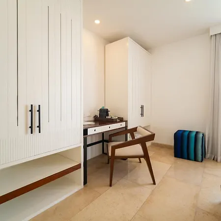 Nacar Cartagena, Curio Collection By Hilton