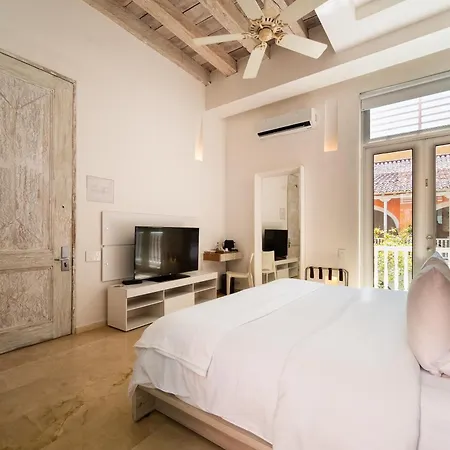 Nacar Cartagena, Curio Collection By Hilton