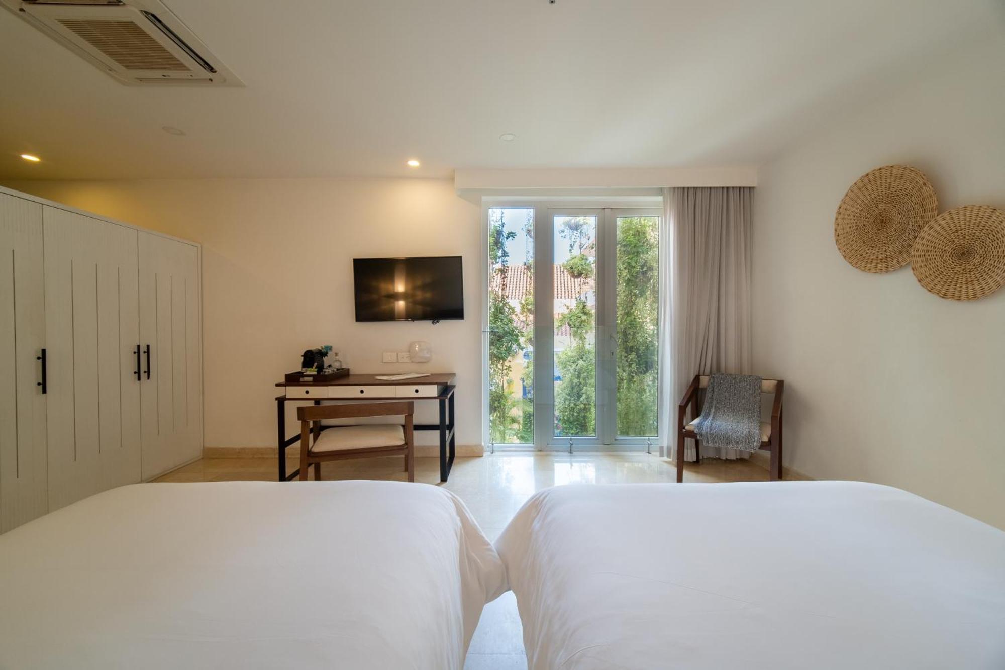 Nacar Cartagena, Curio Collection By Hilton