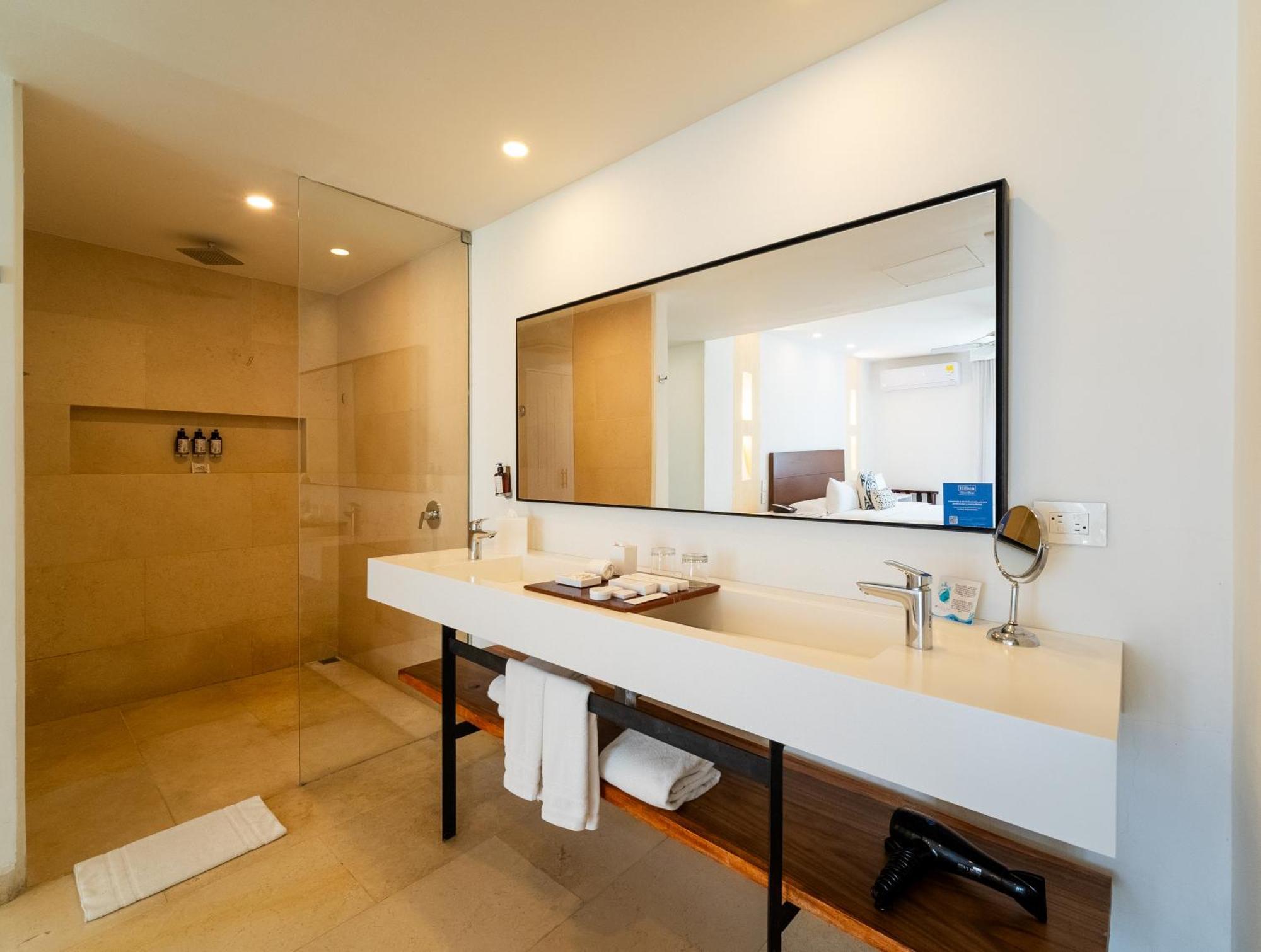 Nacar Cartagena, Curio Collection By Hilton Cartagena